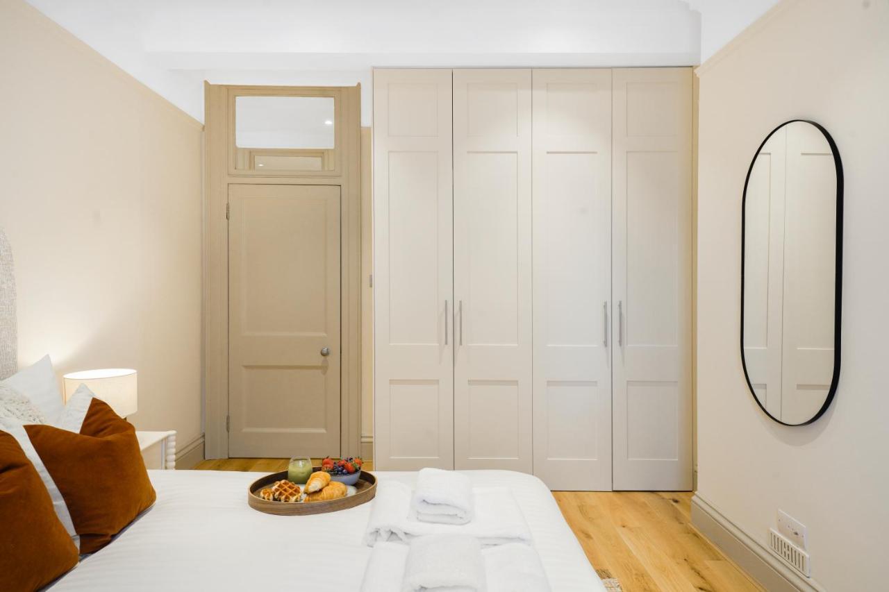 Spacious And Modern 4 Beds In Kensington Apartment