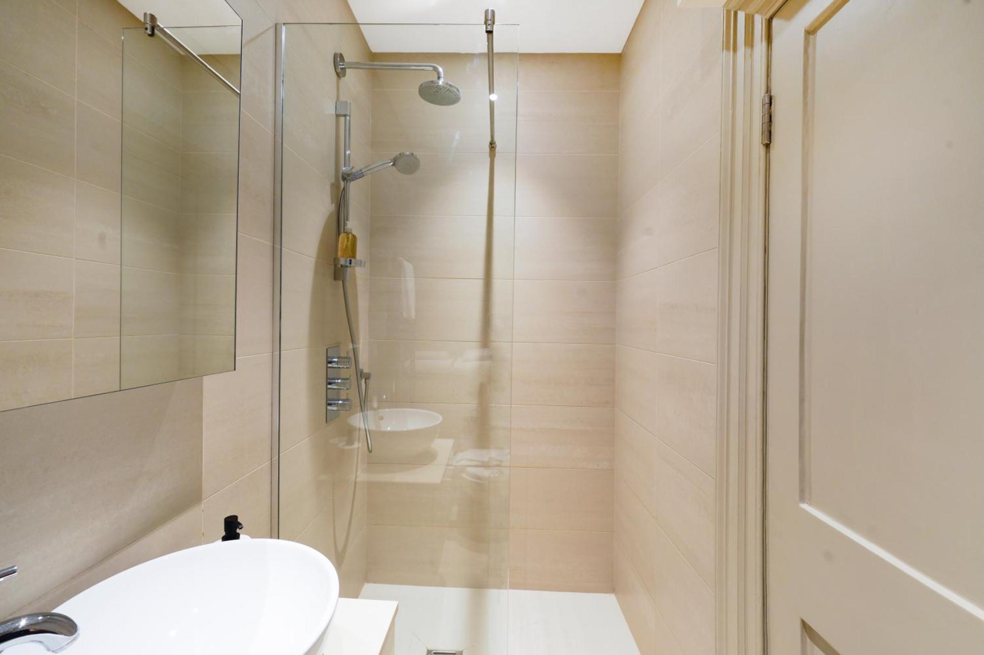 Apartment Spacious And Modern 4 Beds In Kensington *