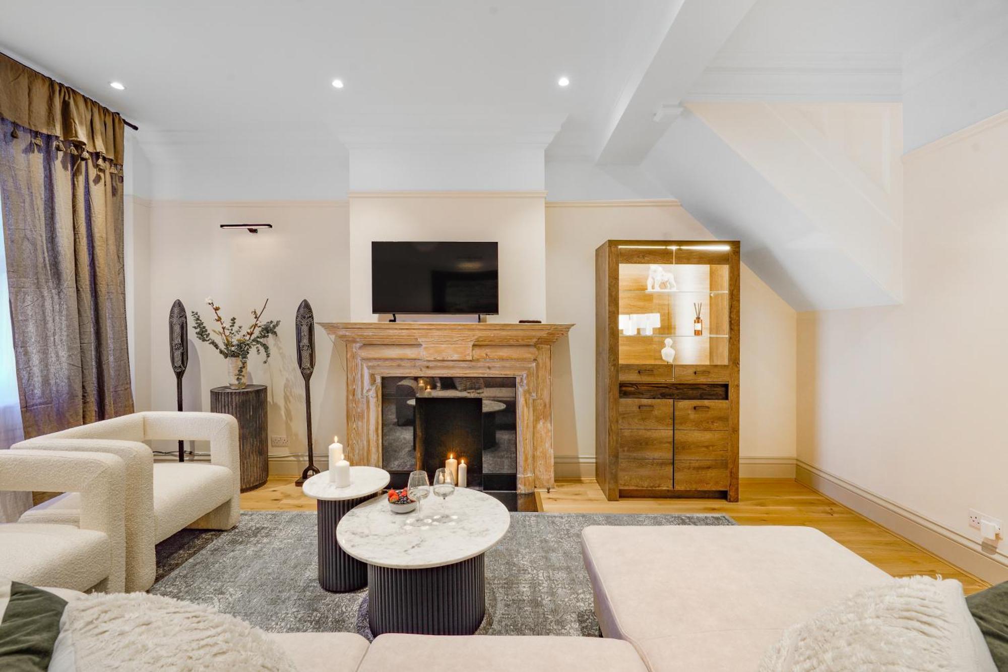 Spacious And Modern 4 Beds In Kensington * London